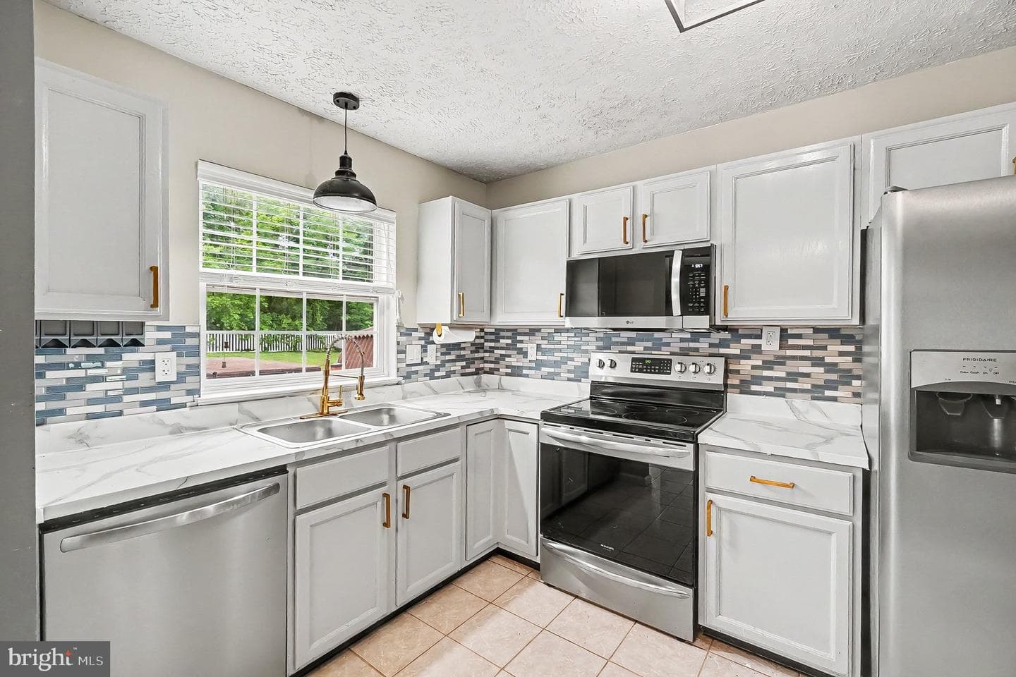 504 E Craighill Channel Drive photo 10