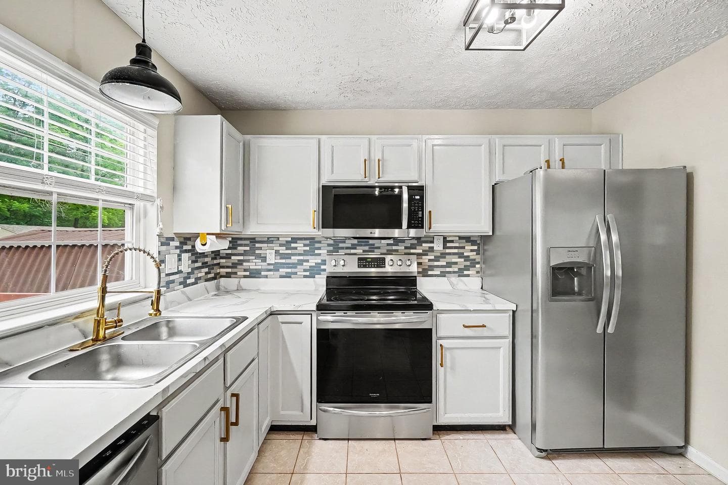 504 E Craighill Channel Drive photo 11