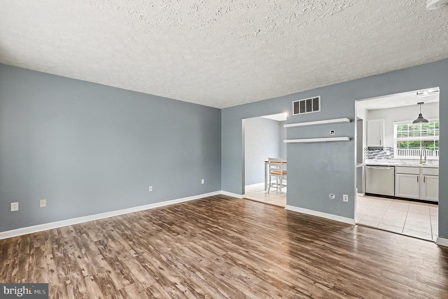 504 E Craighill Channel Drive photo 4