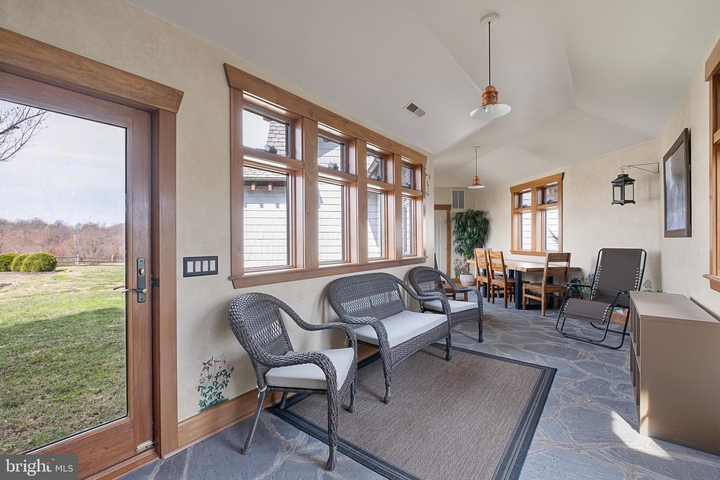 73 Scott Road photo 52