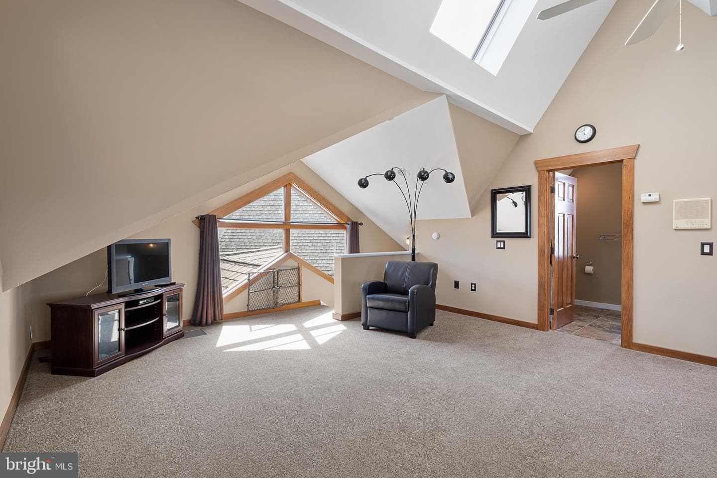 73 Scott Road photo 54