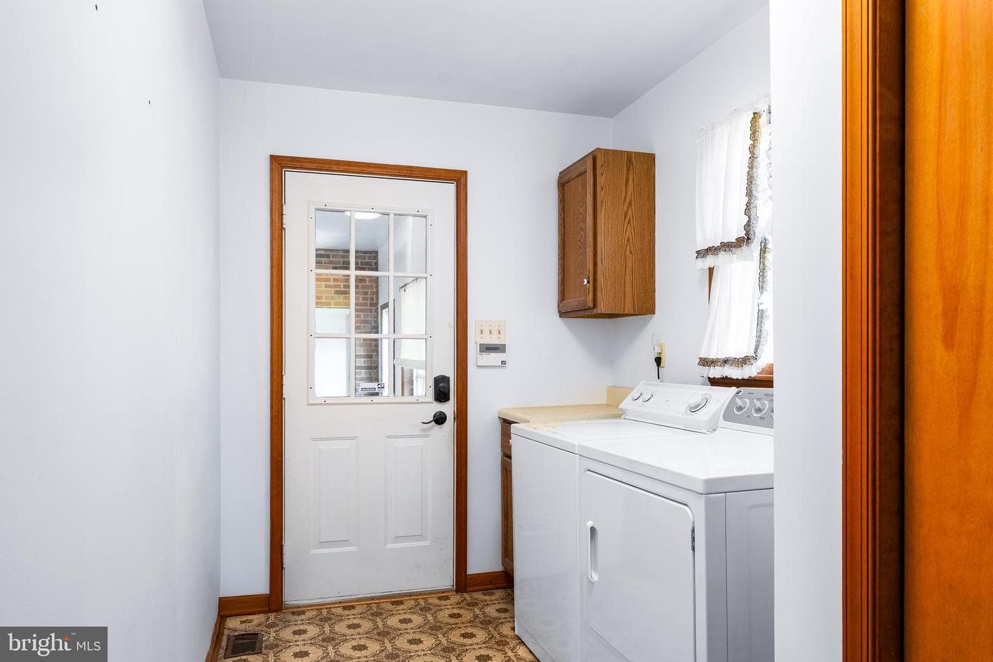 4793 Telegraph Road photo 16