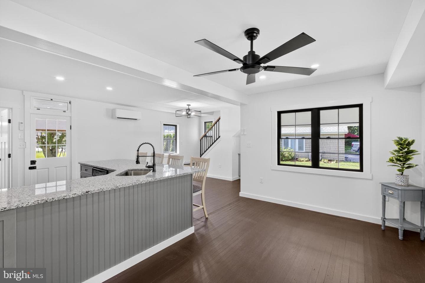 70 Park Lane photo 19