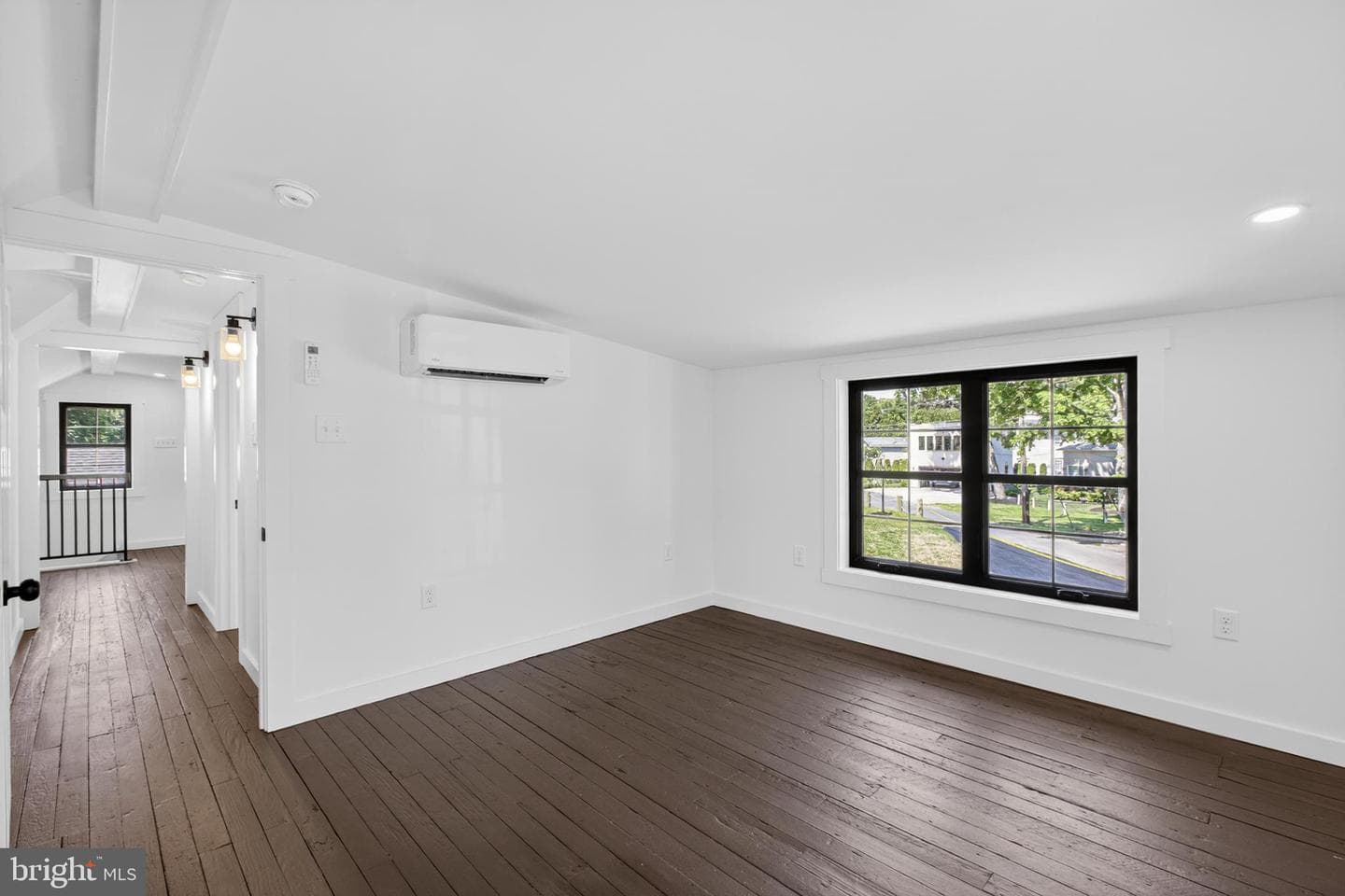 70 Park Lane photo 32