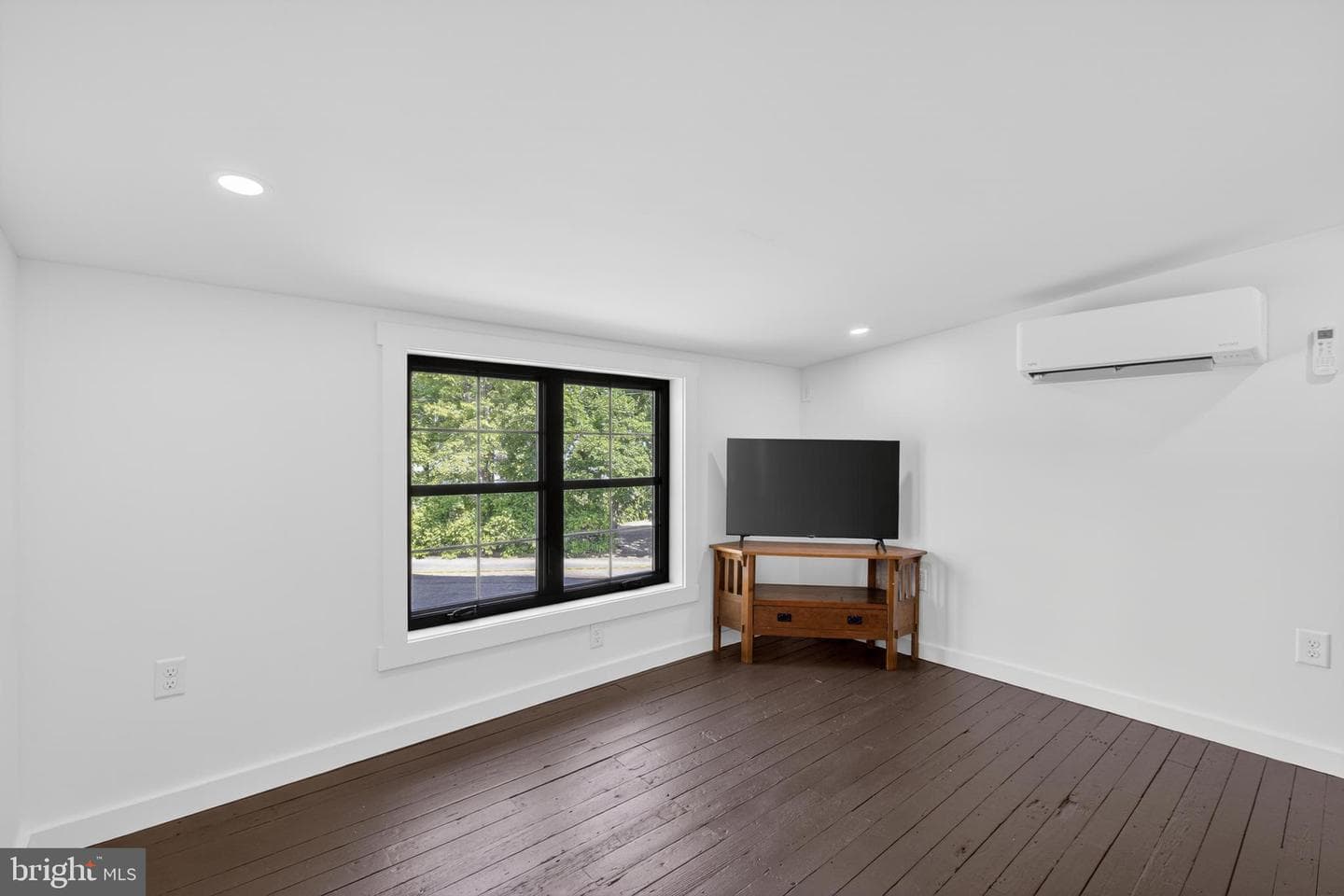 70 Park Lane photo 40