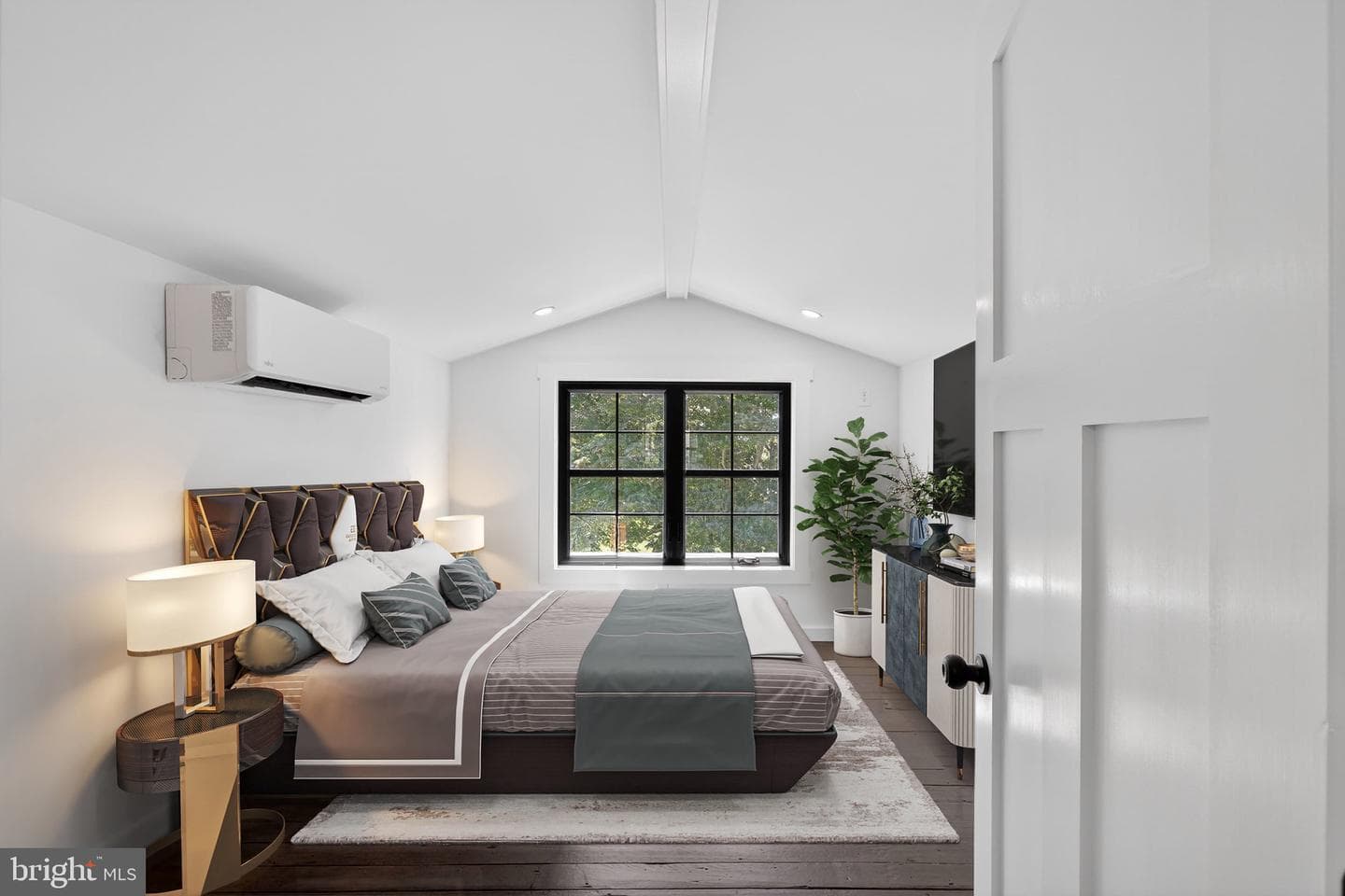 70 Park Lane photo 42