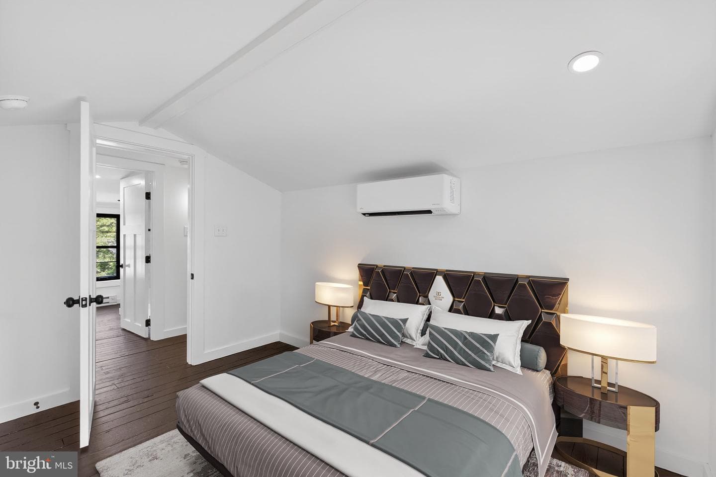 70 Park Lane photo 44