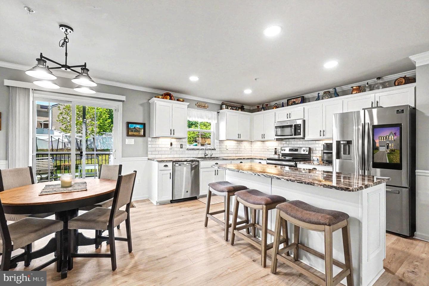 17 Viburnum Avenue photo 3