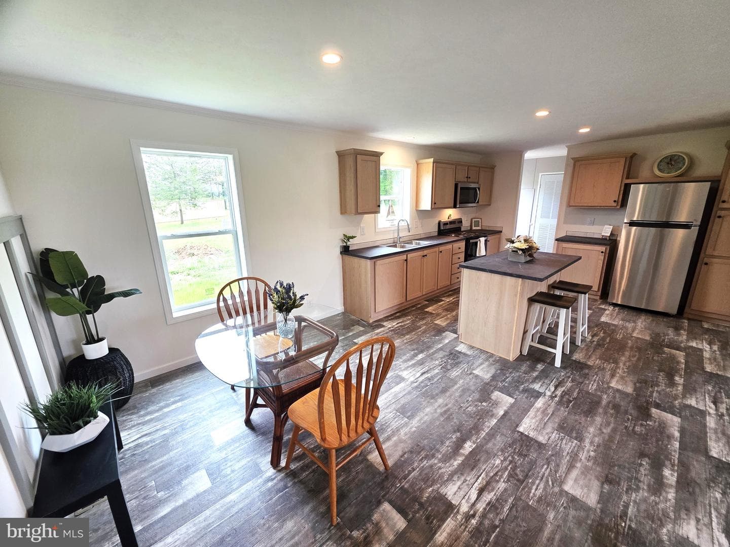 289 Grove Neck Road photo 3