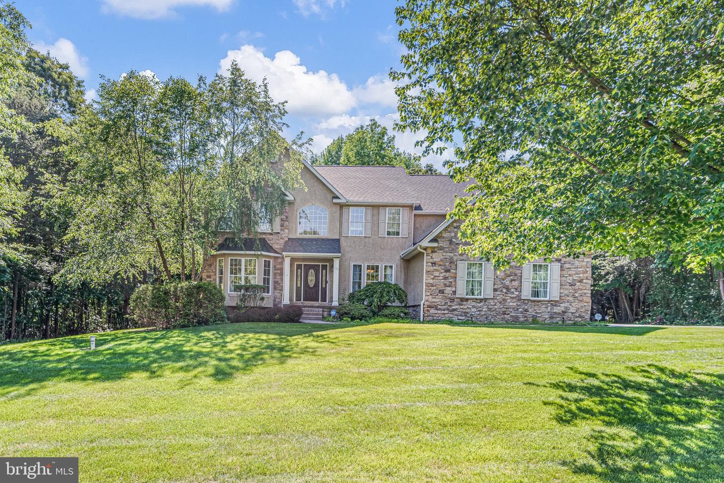 233 Woodholme Way photo 2