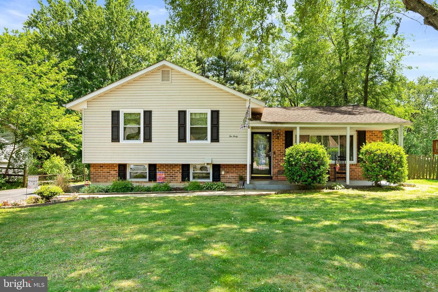 240 Courtney Drive photo 2
