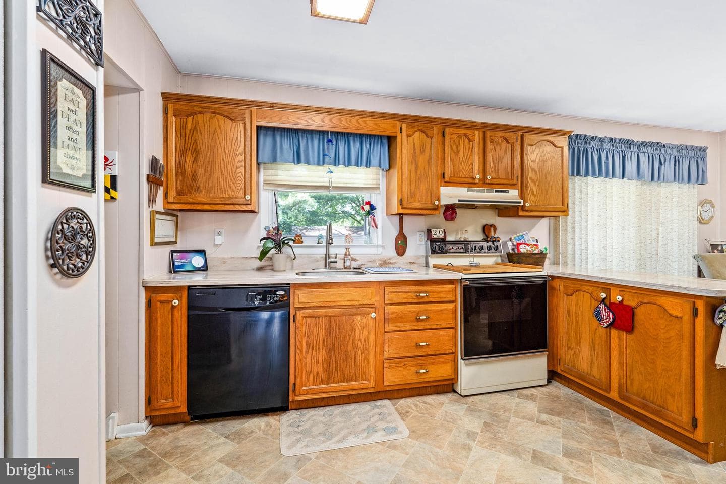 240 Courtney Drive photo 8