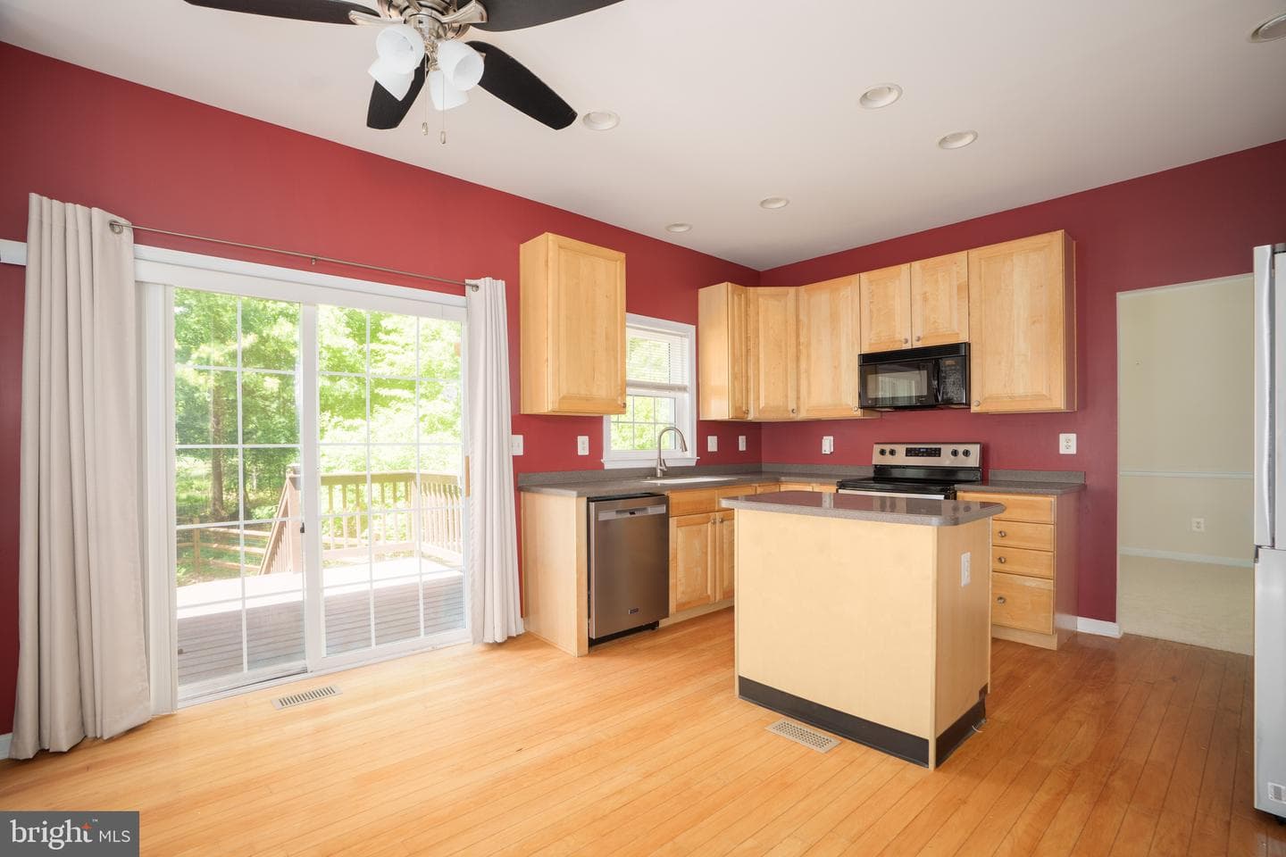 132 Thomas Jefferson Terrace photo 4