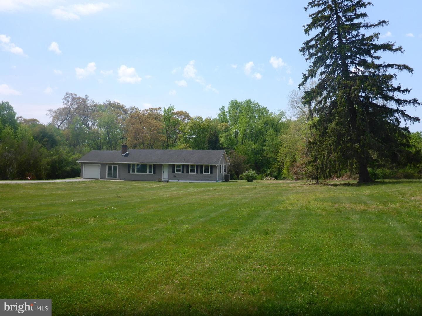 591 Mountain Hill Road photo 2