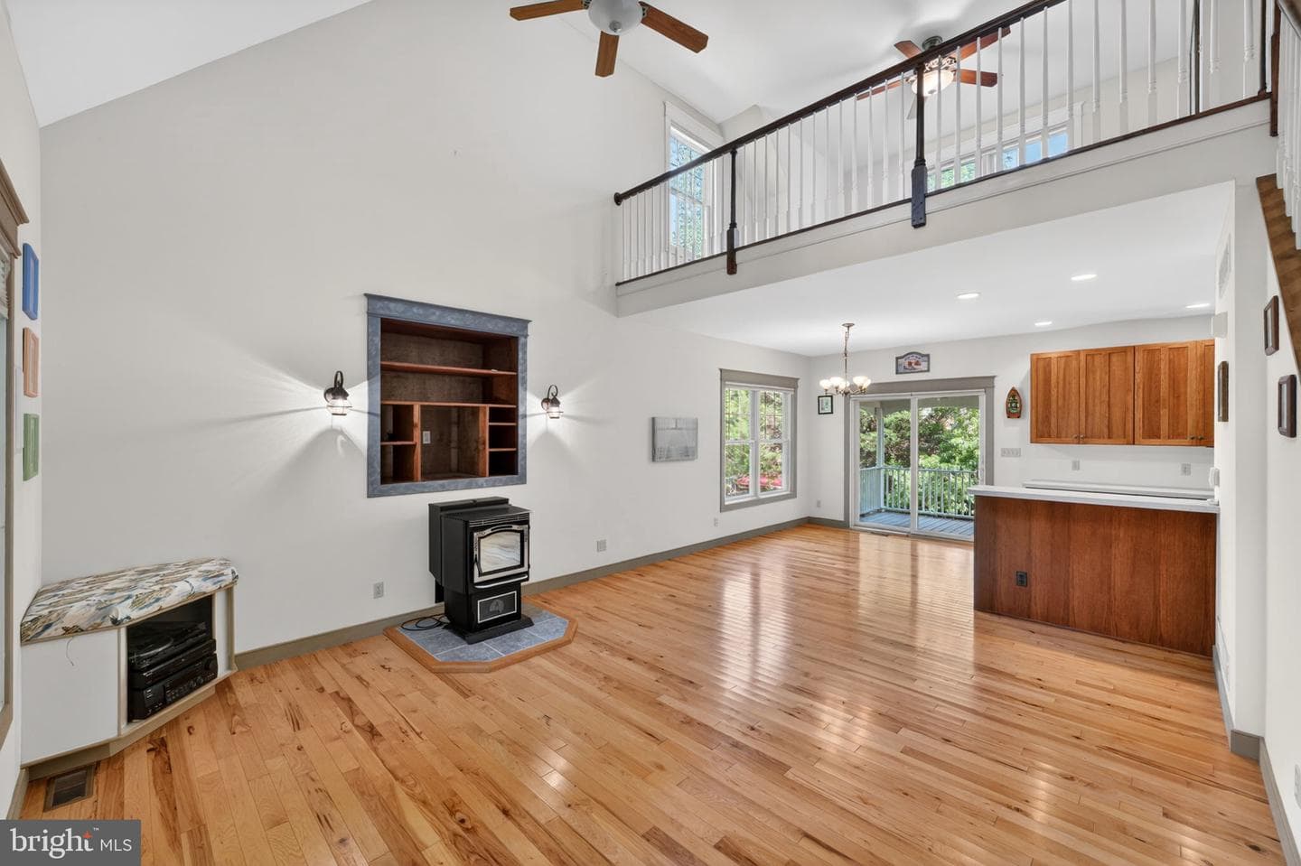 302 Cecil Avenue photo 4