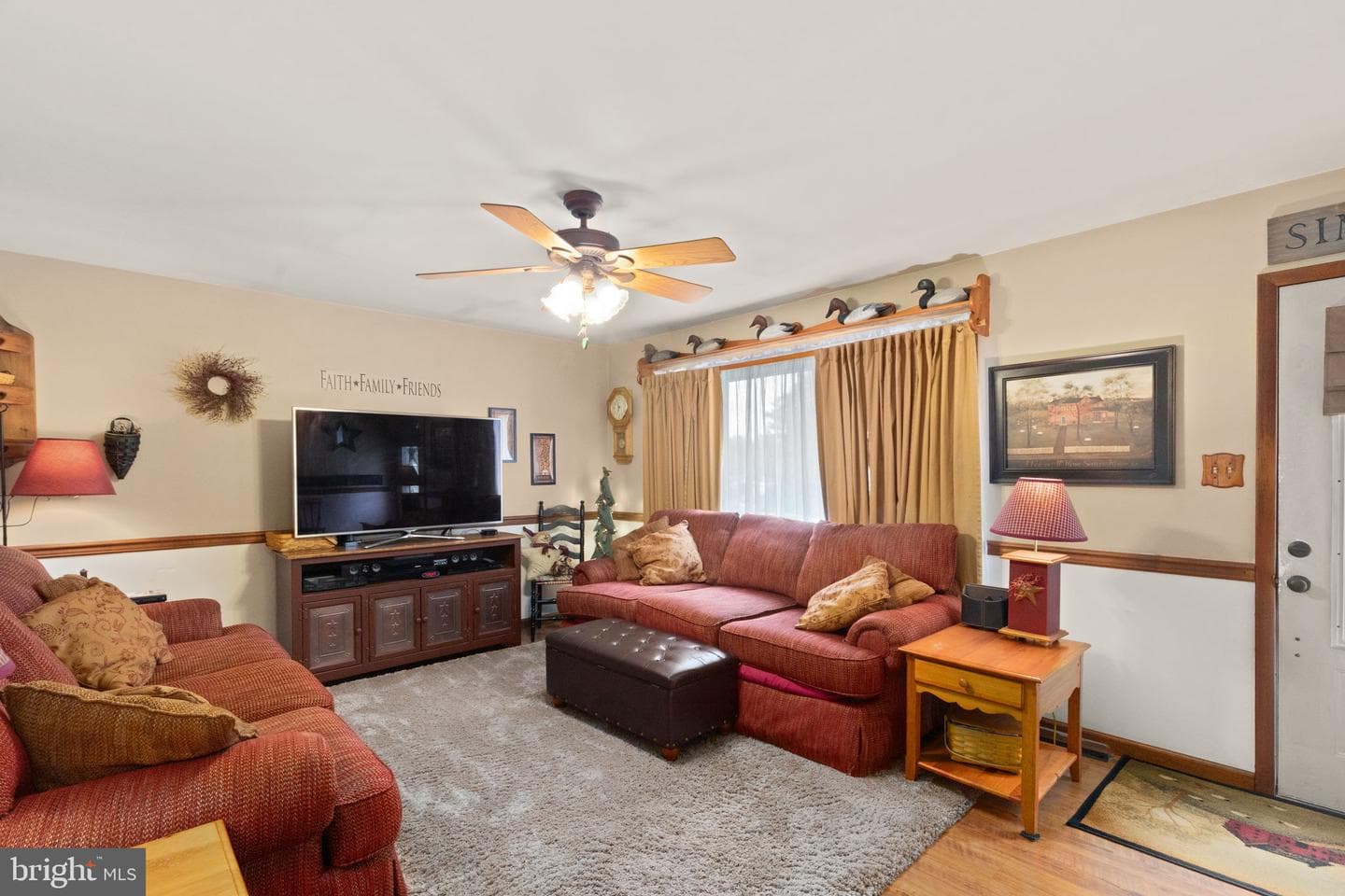 75 Macintosh Drive photo 2