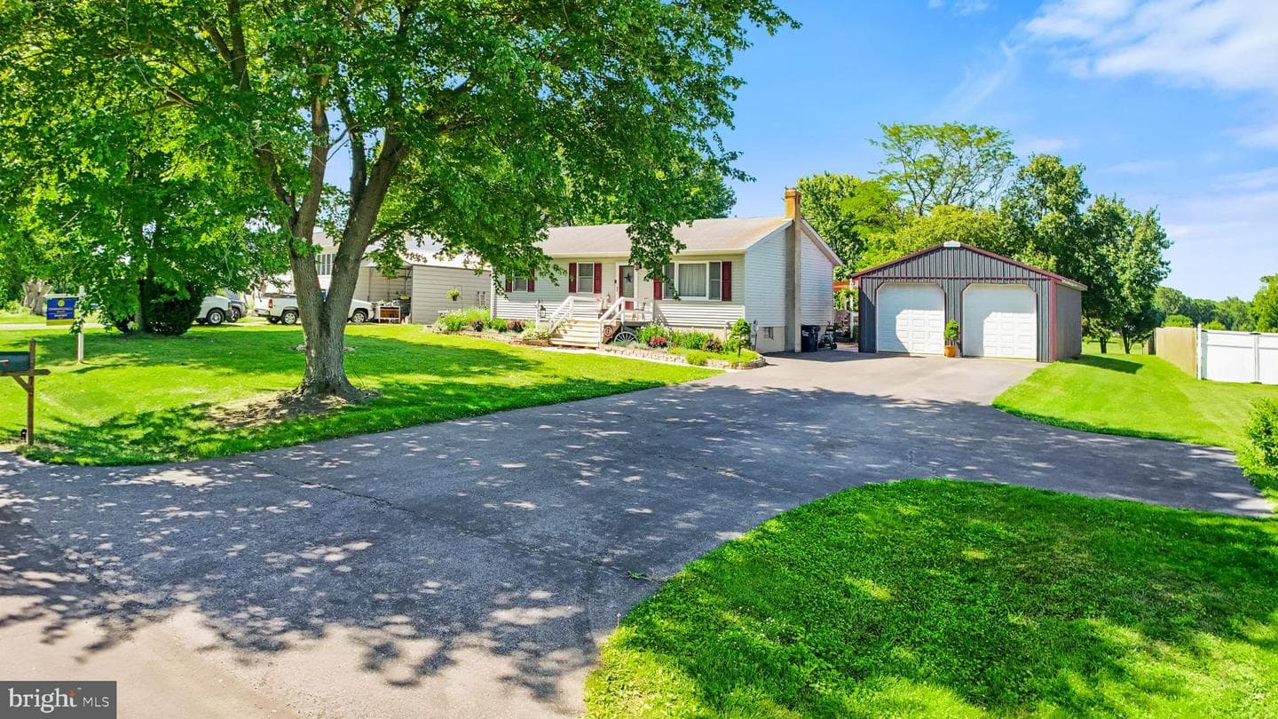 75 Macintosh Drive photo 22