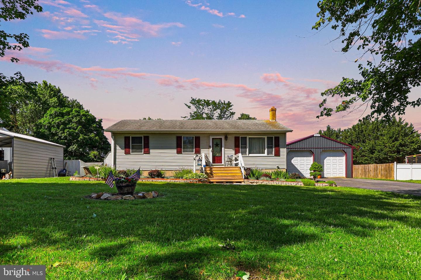 75 Macintosh Drive photo 41