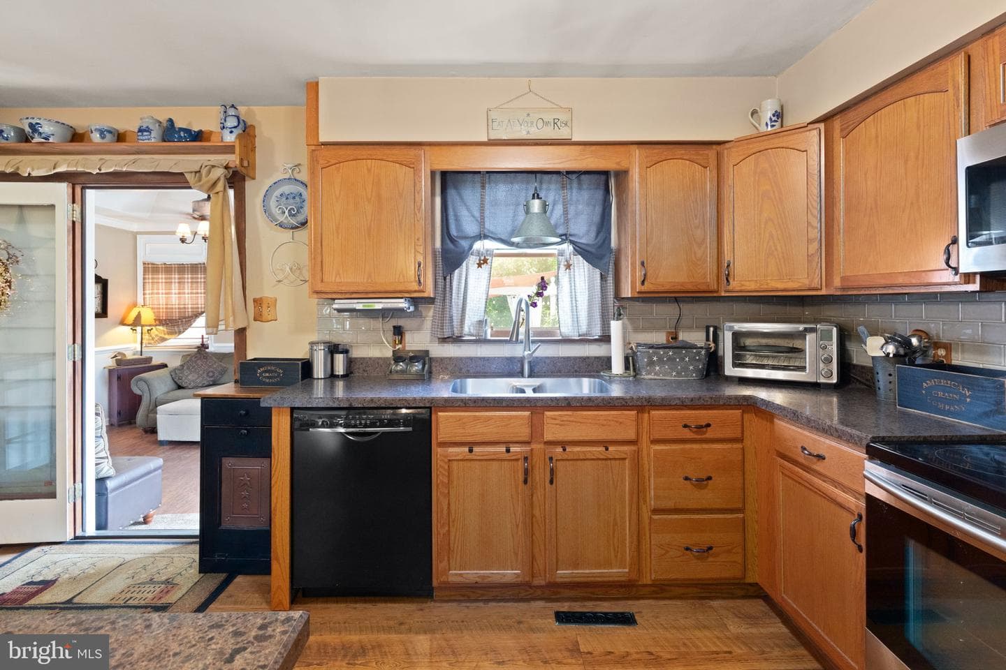 75 Macintosh Drive photo 5
