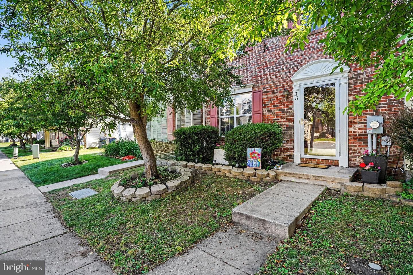 35 Chartwell Court photo 1