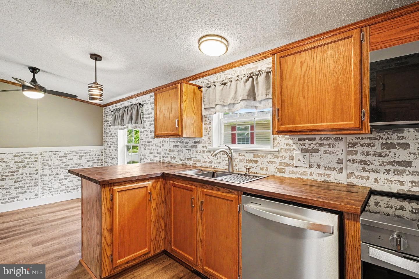226 Woods Way photo 9