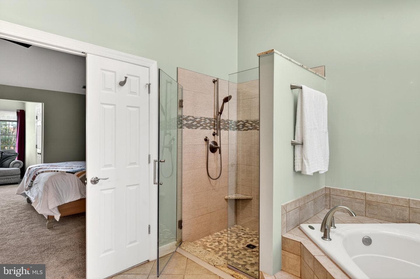 100 Longview Drive photo 35