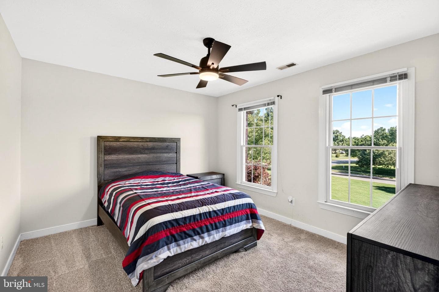 100 Longview Drive photo 40