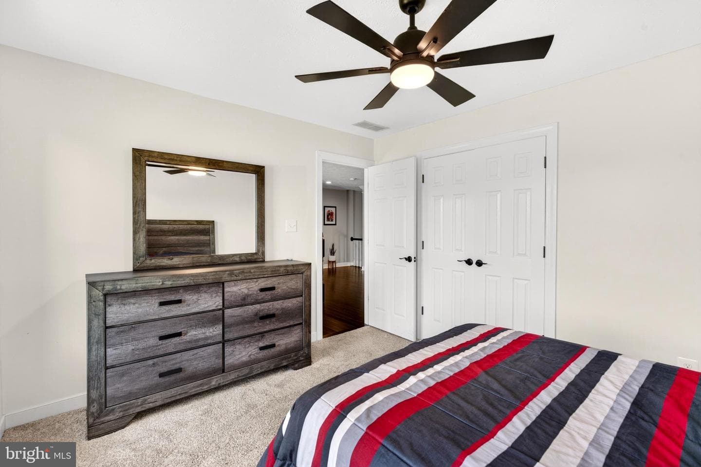 100 Longview Drive photo 41