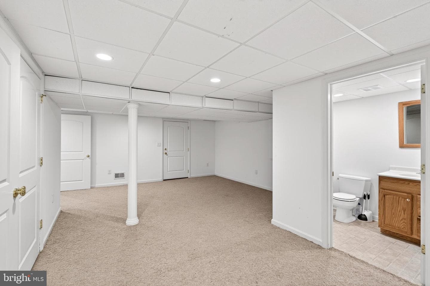 100 Longview Drive photo 49