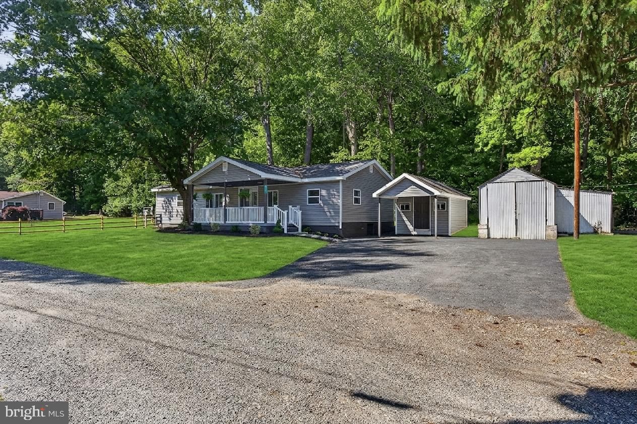 120 Long Beach Road, Charlestown