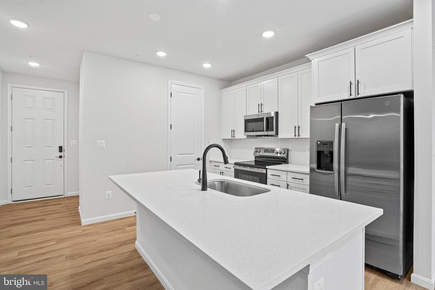 136 Catalpa Drive photo 10