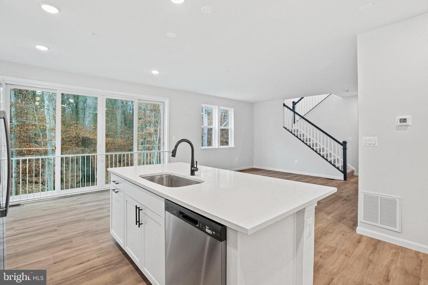 136 Catalpa Drive photo 12