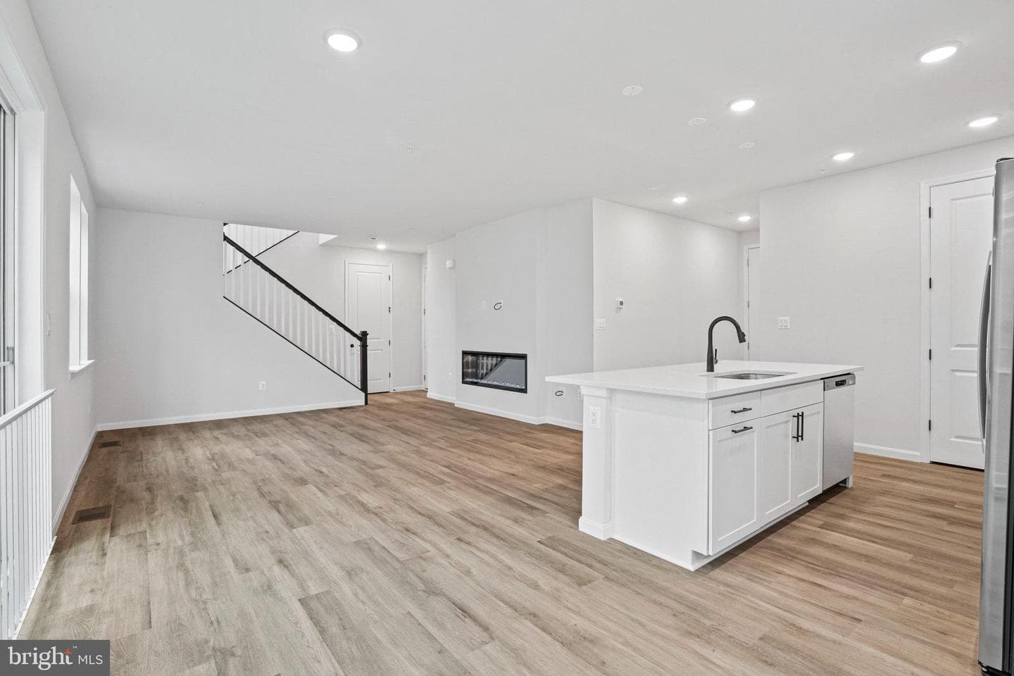 136 Catalpa Drive photo 15