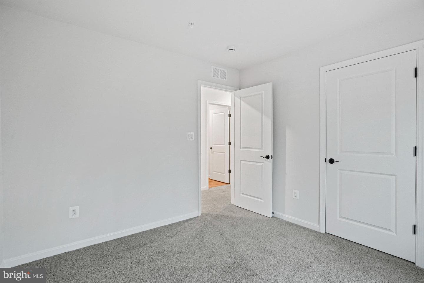 136 Catalpa Drive photo 35