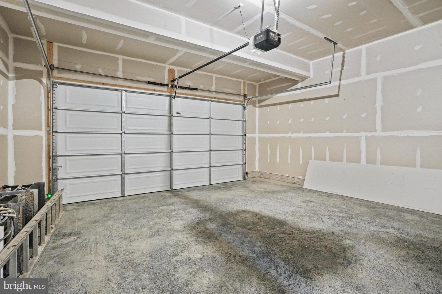 136 Catalpa Drive photo 38