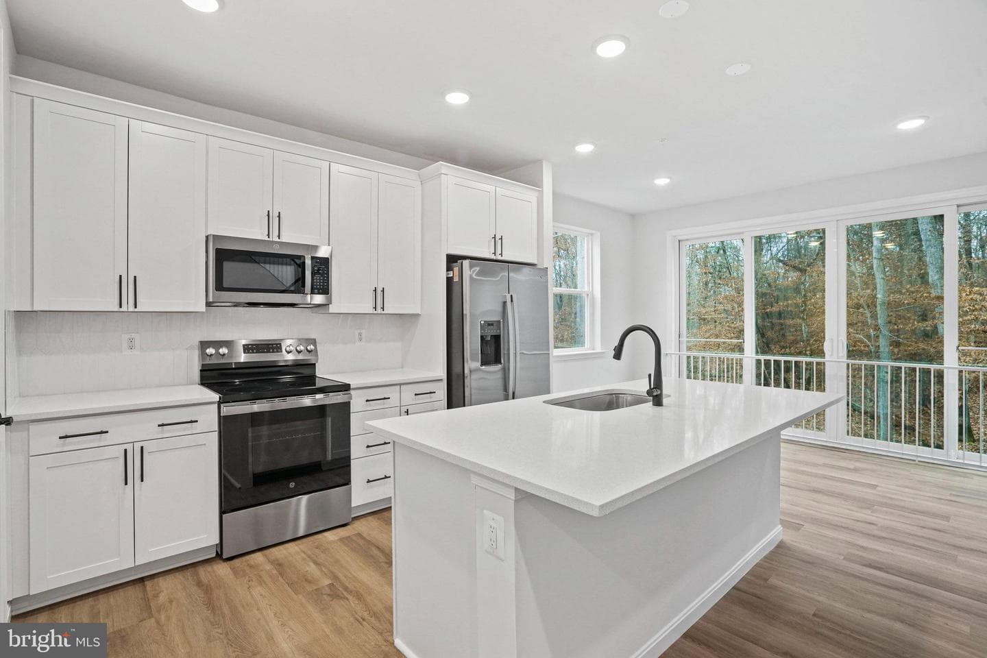 136 Catalpa Drive photo 8
