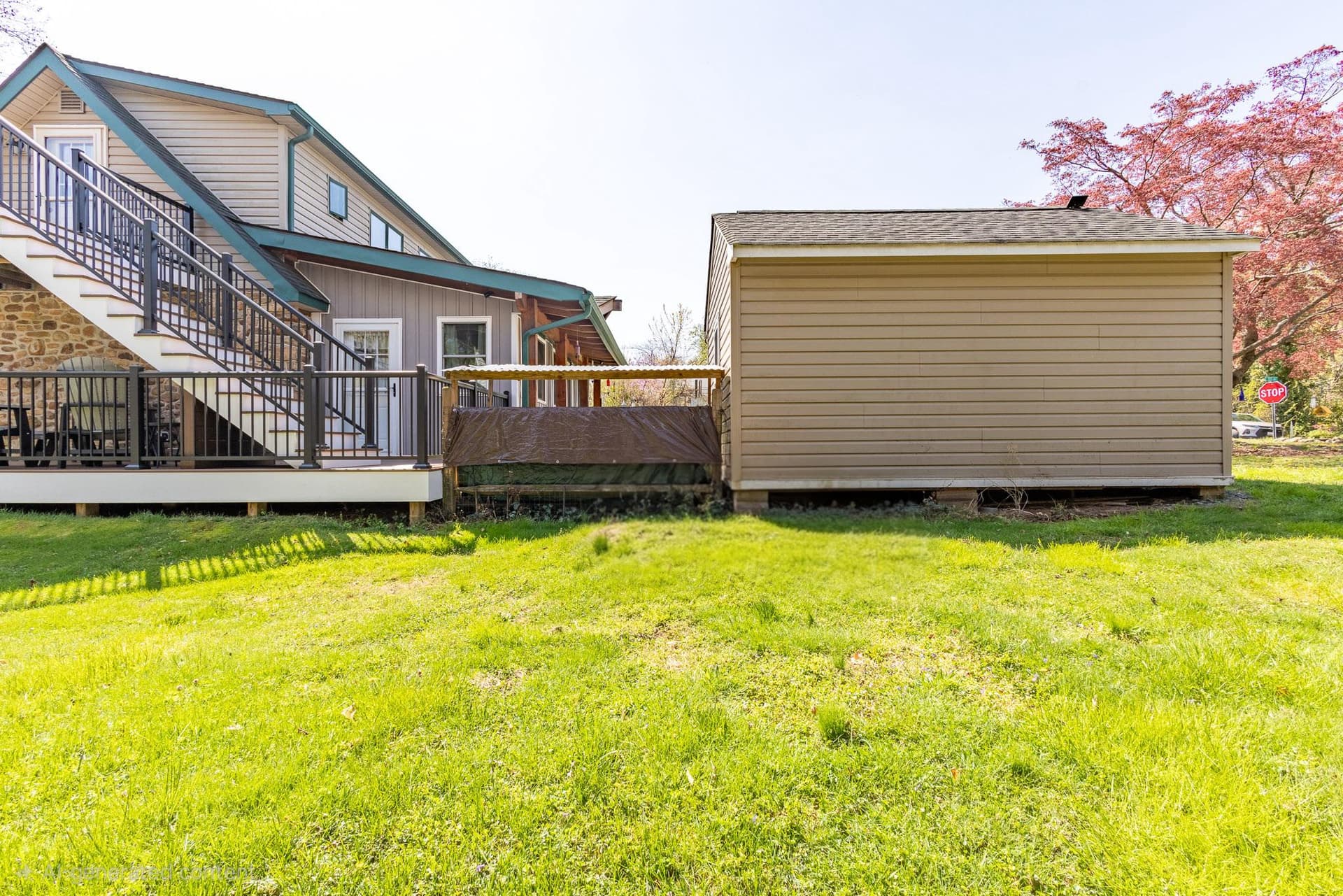 144 S Park Drive photo 23