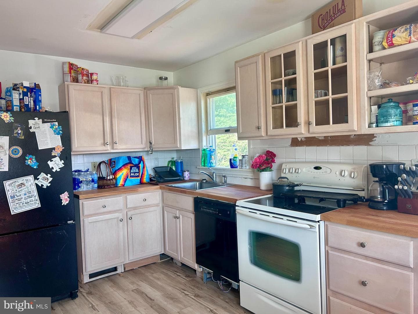 307 E Village Road photo 4