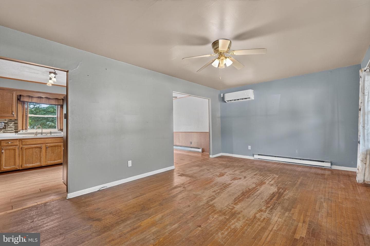 242 Courtney Drive photo 12