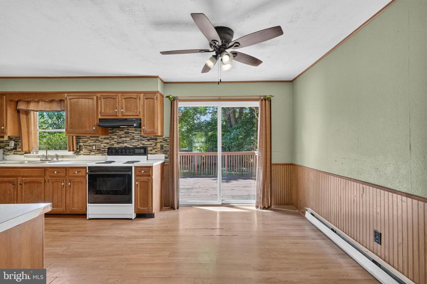 242 Courtney Drive photo 18