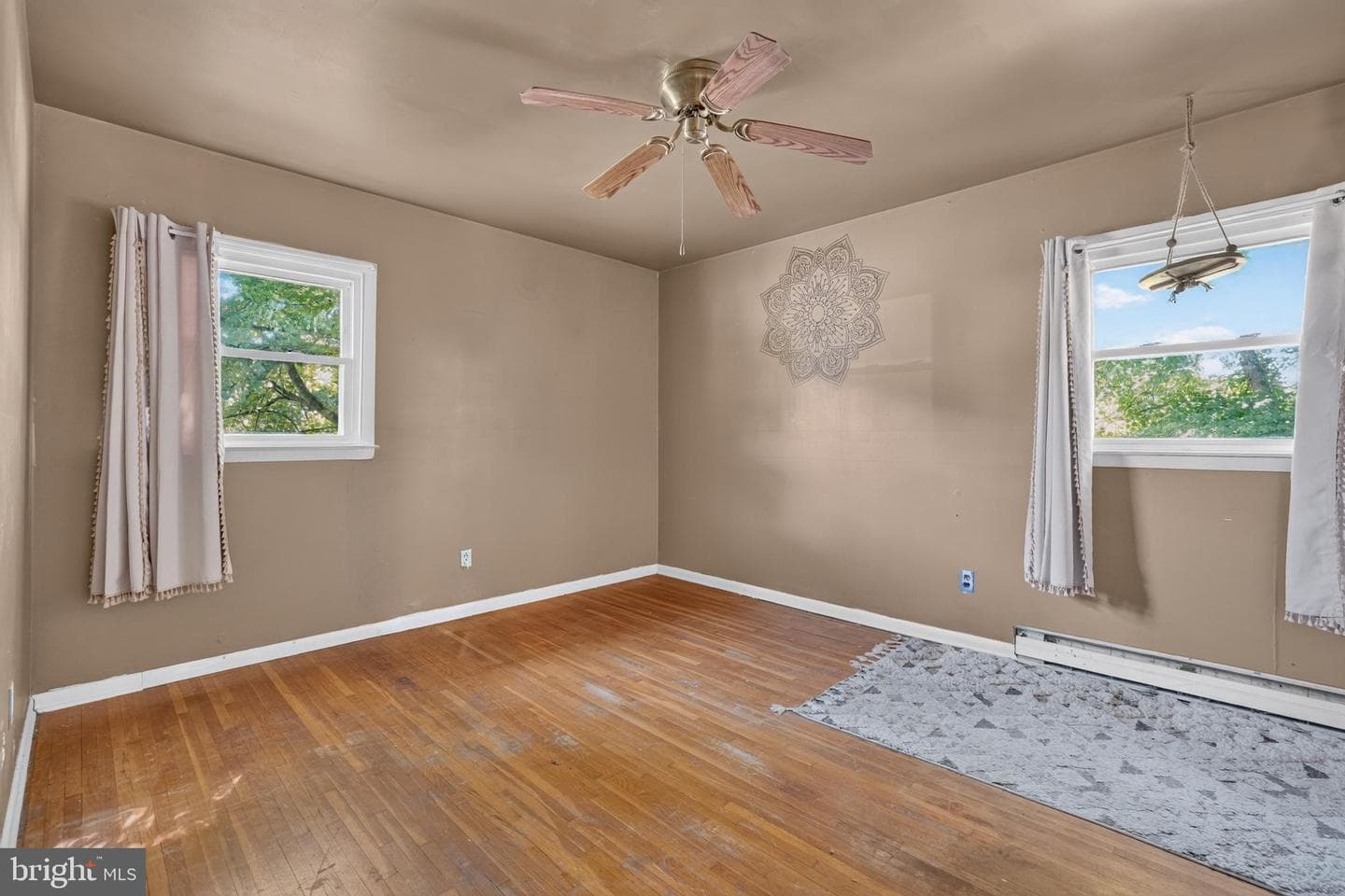 242 Courtney Drive photo 24