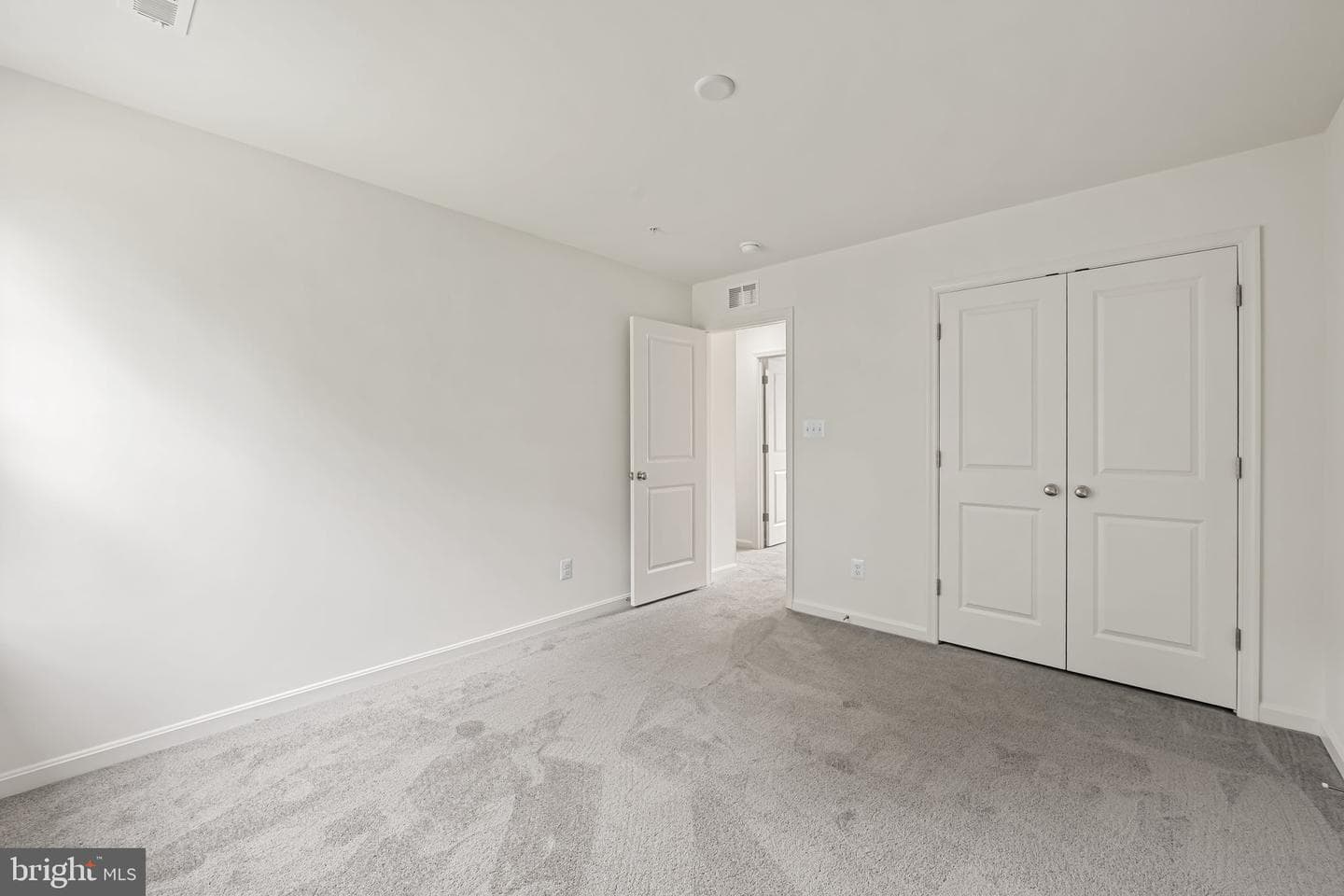 111 Nell Street photo 12