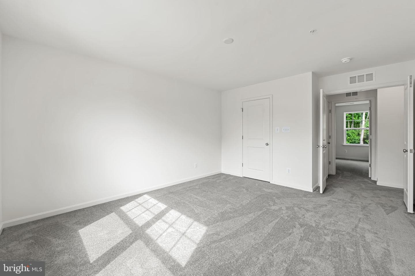 111 Nell Street photo 13
