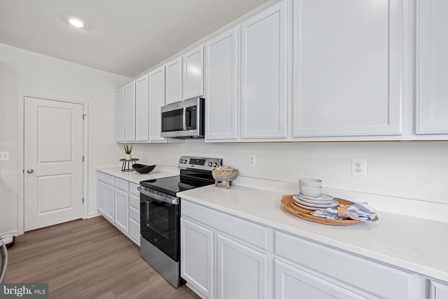 111 Nell Street photo 4
