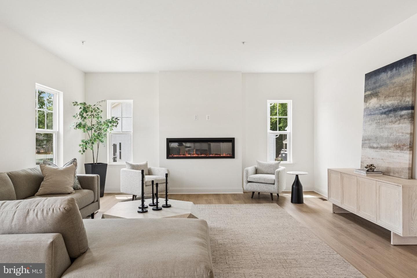 136 Fred Dr photo 8