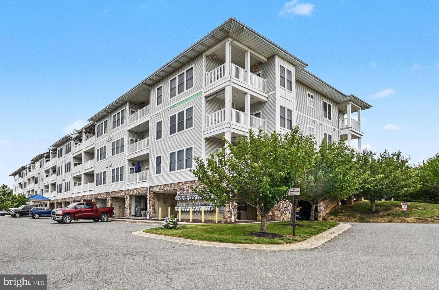 231 Roundhouse Drive #3i, Perryville