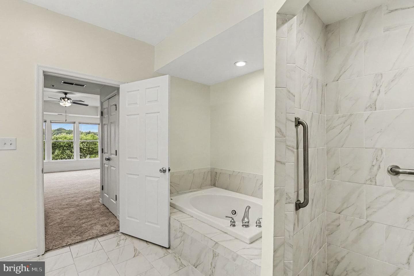 231 Roundhouse Drive #3i photo 17