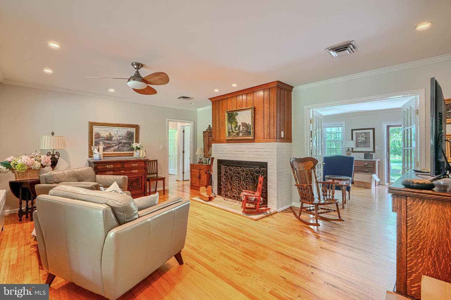 199 Riverside Drive photo 8