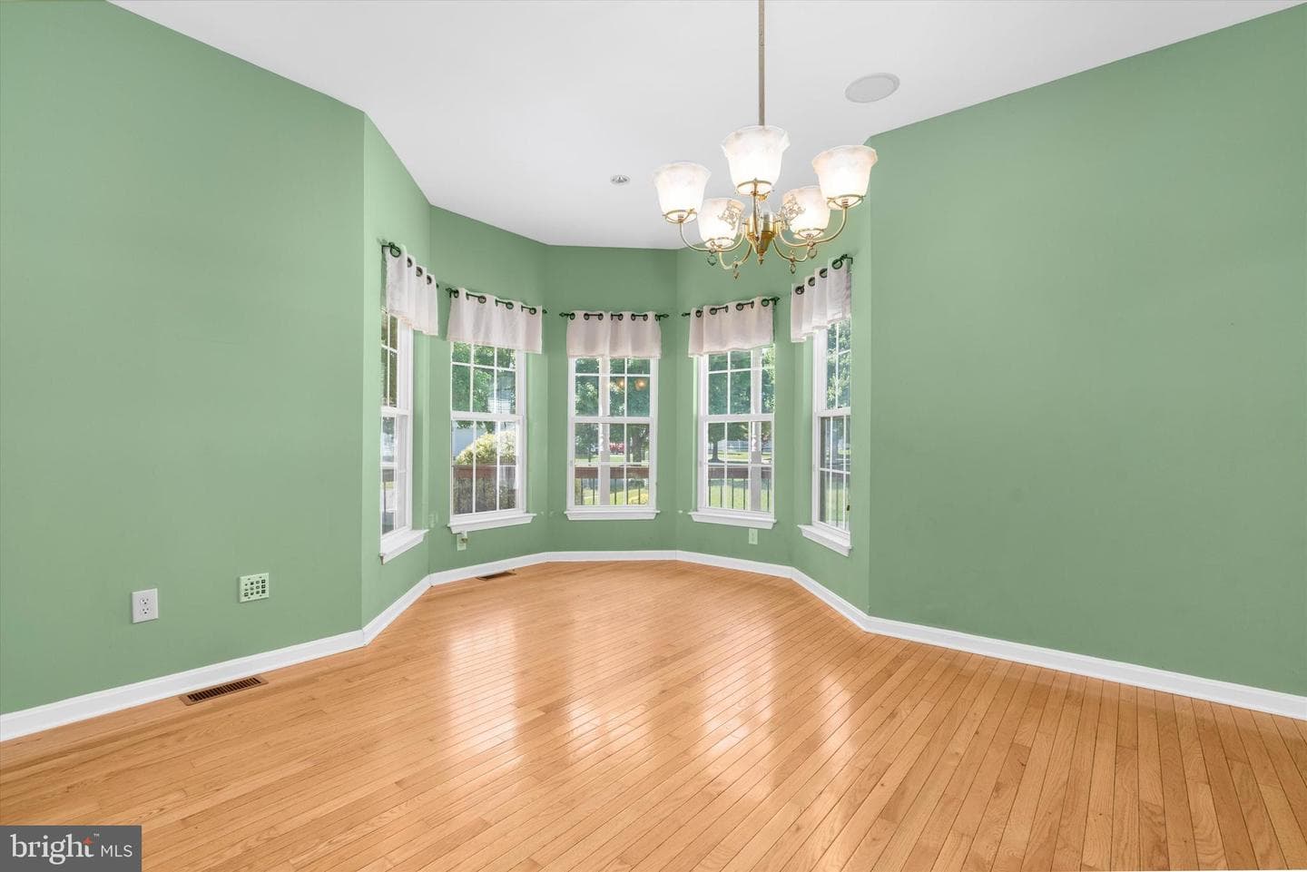 213 Ariel Avenue photo 13