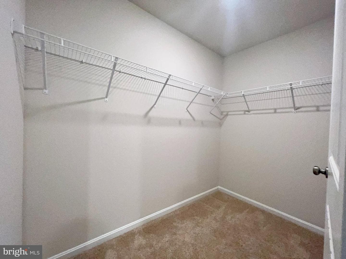 602 Heathrow Circle photo 23